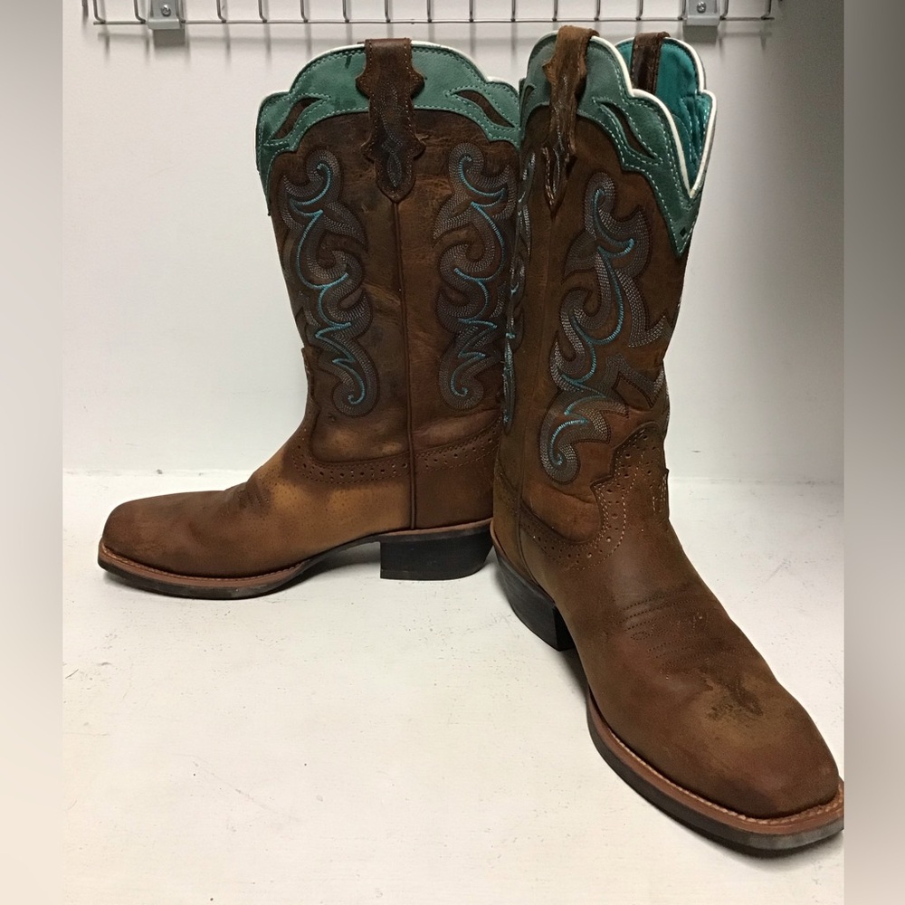 Women’s - Justin Boots - Ropers in Excellent Condition!